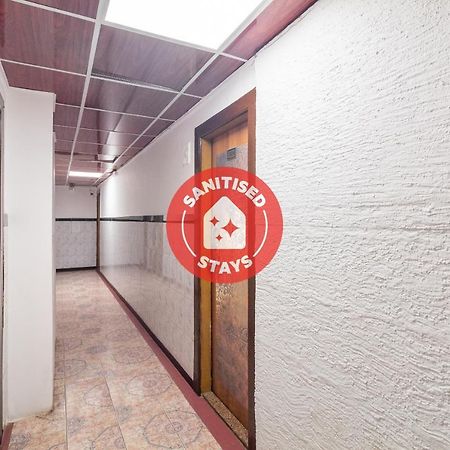 Oyo 71397 Hotel Guru Мумбай Екстериор снимка