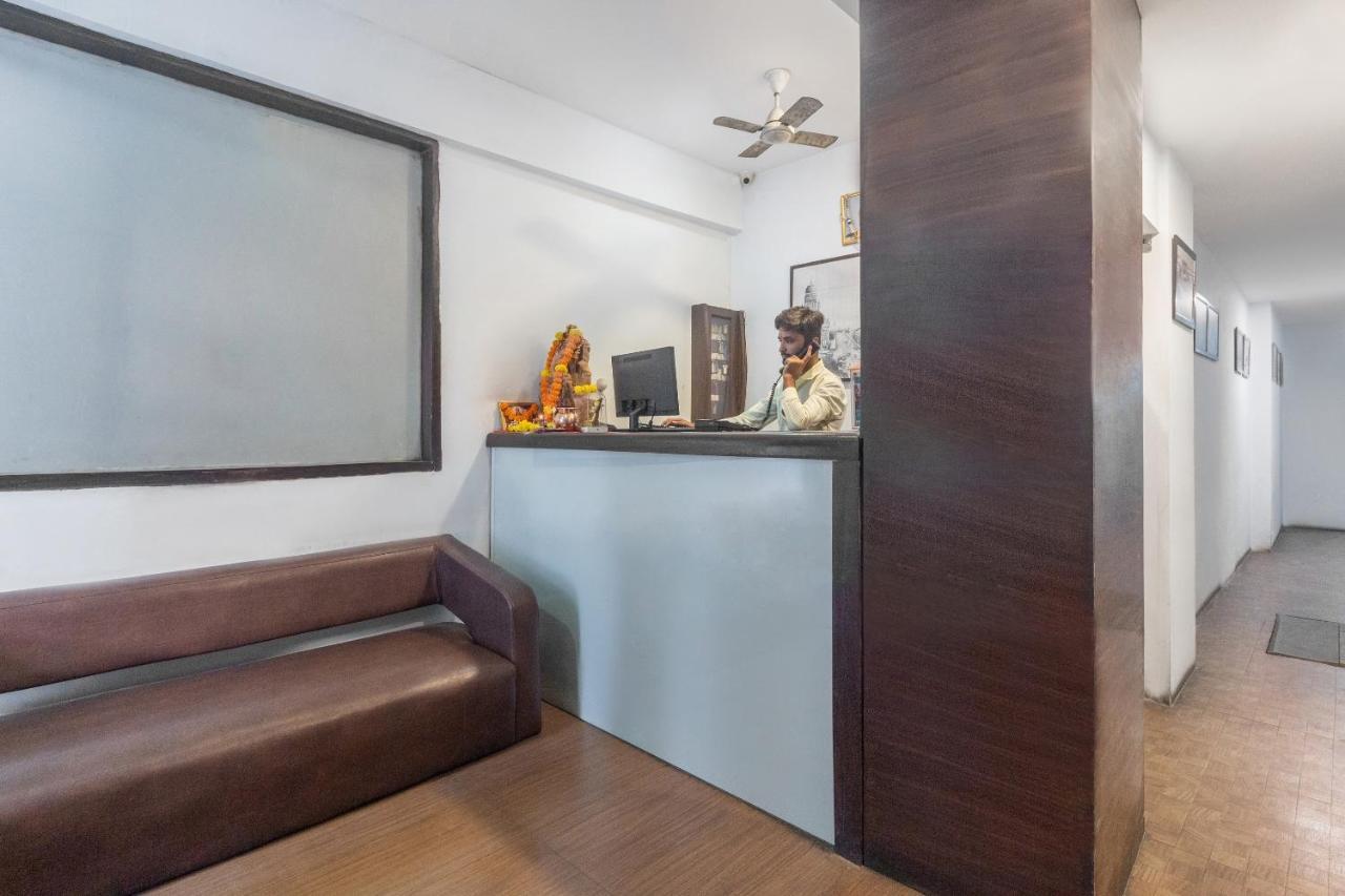 Oyo 71397 Hotel Guru Мумбай Екстериор снимка